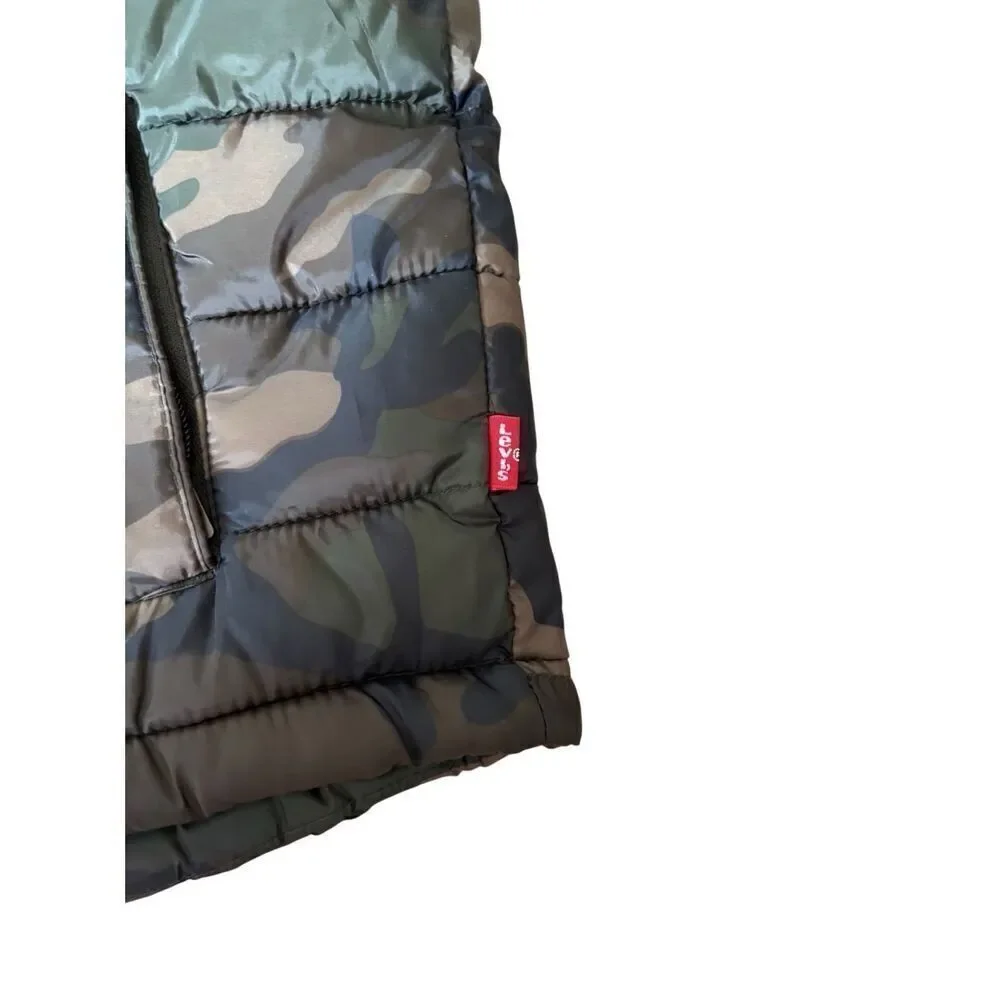 Levi’s‎ Men’s Packable Puffer Vest size L Camo Green